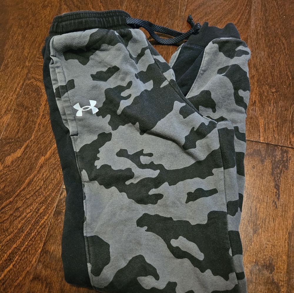 Camo Under Armour Joggers